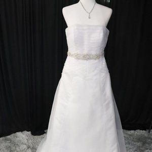 Eden Bridal Gold Label 340 Size 10 white wedding gown